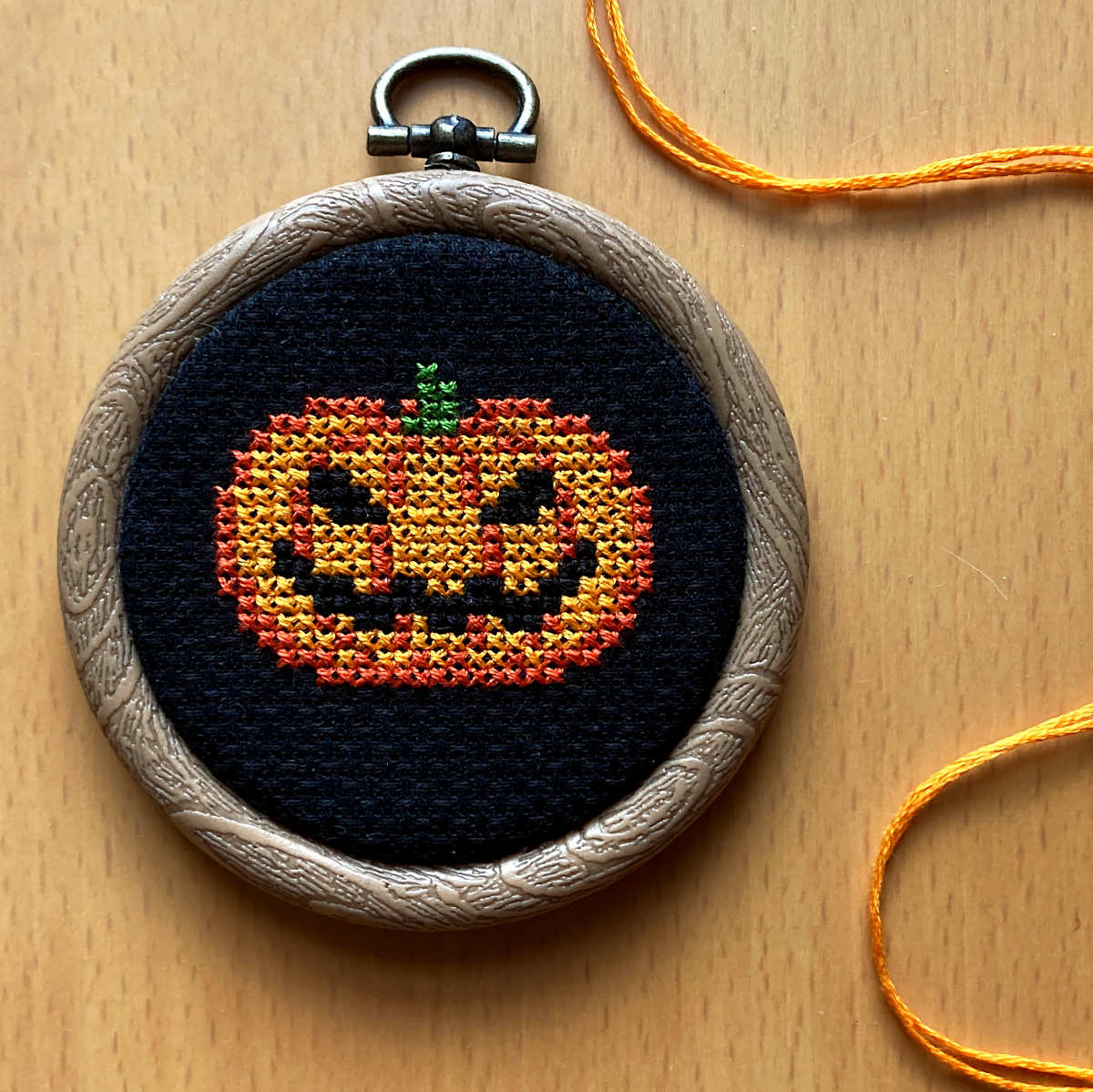 mini pumpkin cross stitch, Halloween jack o'lantern